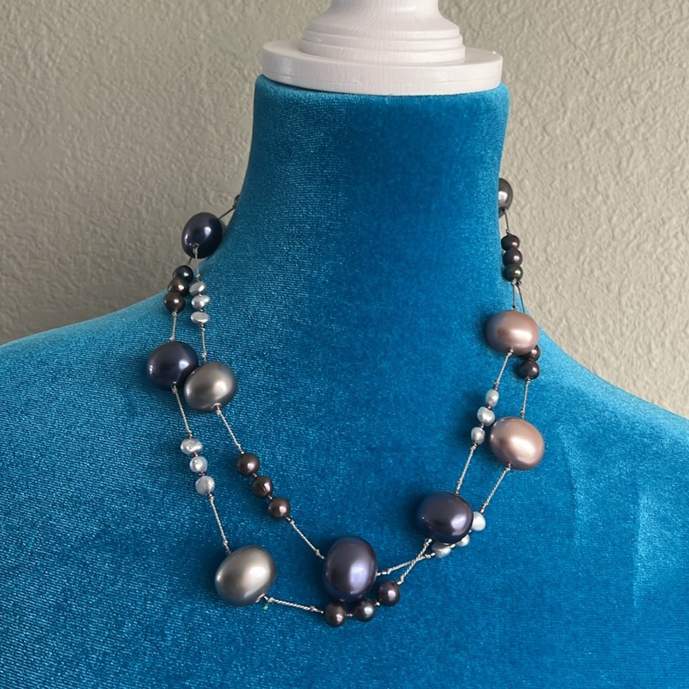 Black and multi-colored pearl necklace (faux) - 19” - Picture 2 of 4